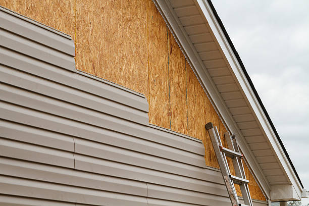 Professional Siding Contractor technician working in New Cumberland, WV